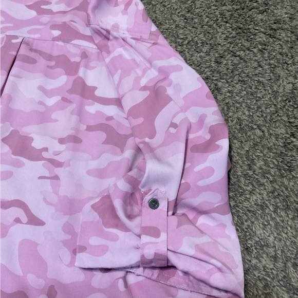Torrid Pink Camouflage Blouse 2X - Picture 6 of 7